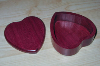 Purple heart shaped box (Gordon)